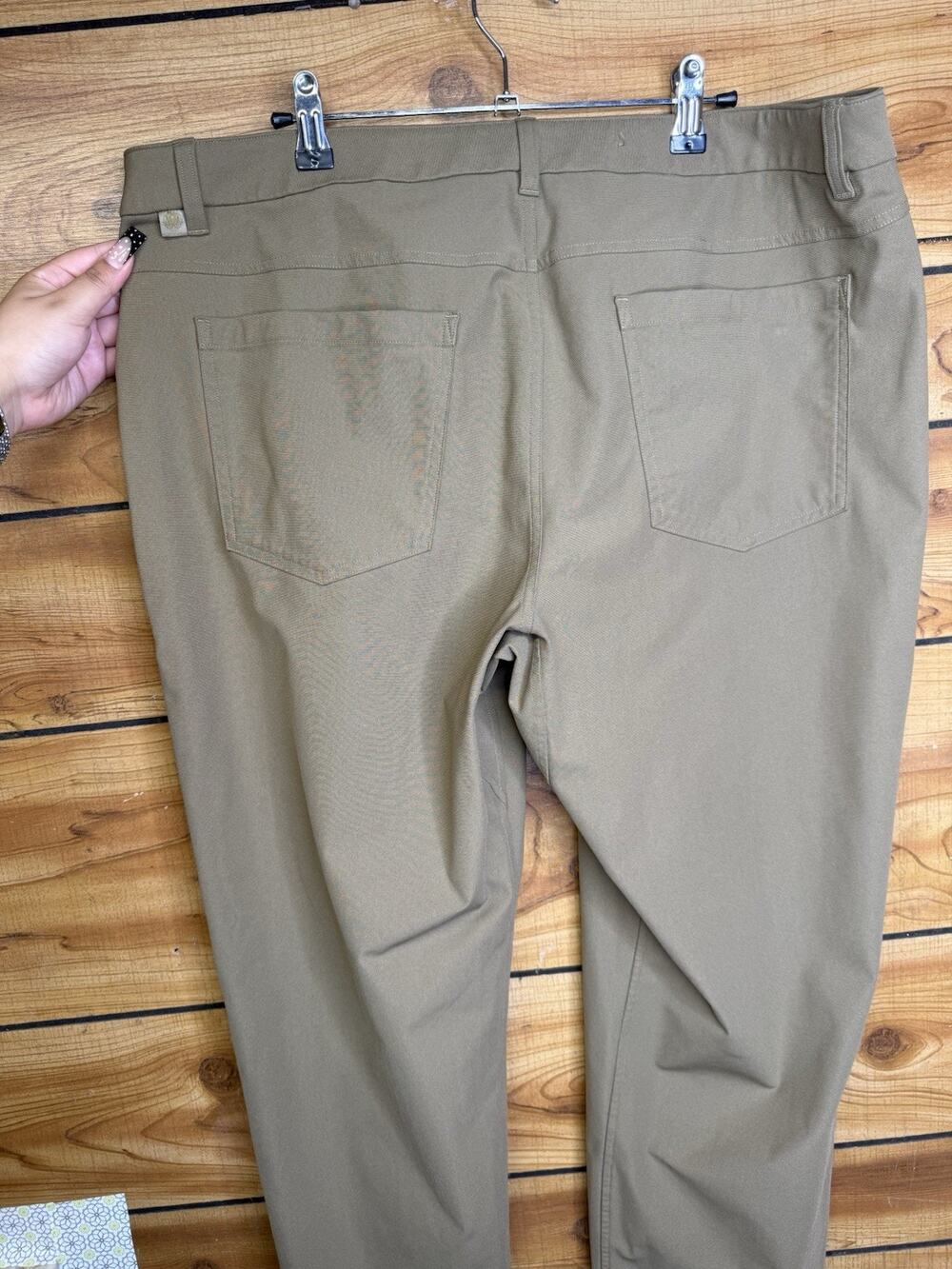 Men's Lululemon Performance Commission Chino Pants Size 38 Tan Golf Khaki